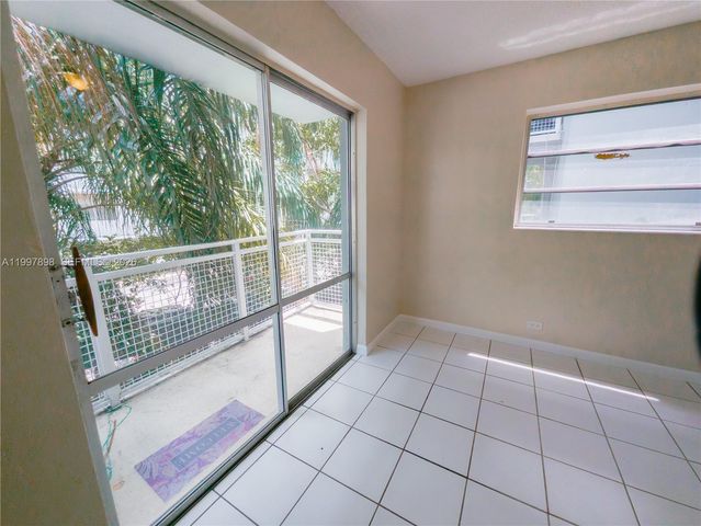 1610 NW N River Dr 204, Miami, FL 33125