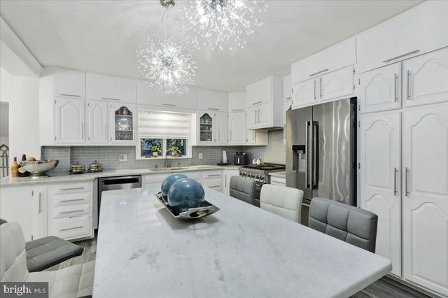 405 READING AVE, Reading, PA 19611