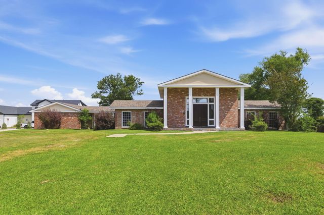 4700 Ponderosa, Lake Charles, LA 70605