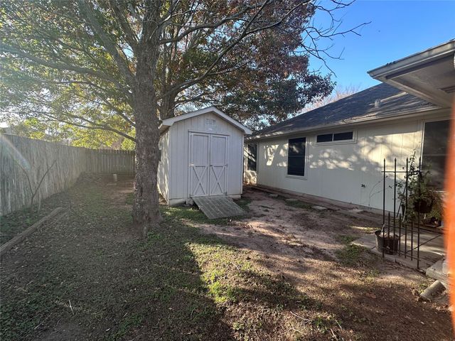 605 Blair Ave, Bastrop, TX 78602