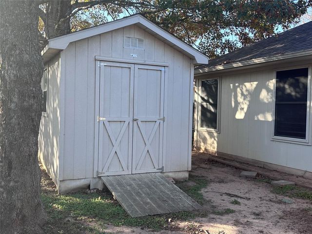 605 Blair Ave, Bastrop, TX 78602