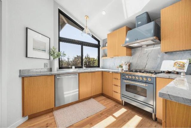 110 Mountain Way, Santa Cruz, CA 95060