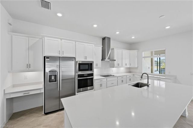 15729 Raveneli CT, Fort Myers, FL 33908