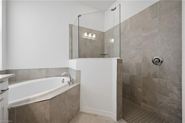 15729 Raveneli CT, Fort Myers, FL 33908