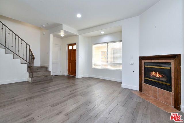 8800 Etiwanda Avenue 7, Northridge (los Angeles), CA 91325