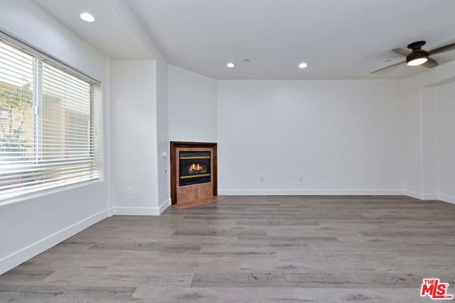 8800 Etiwanda Avenue 7, Northridge (los Angeles), CA 91325