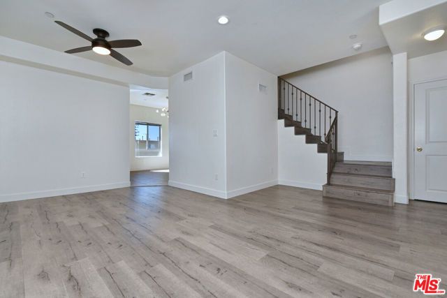 8800 Etiwanda Avenue 7, Northridge (los Angeles), CA 91325