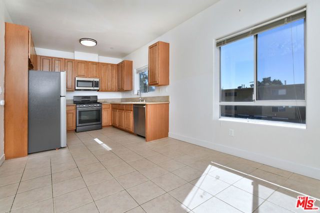 8800 Etiwanda Avenue 7, Northridge (los Angeles), CA 91325