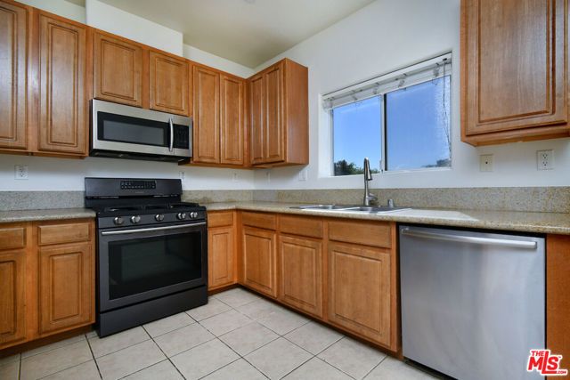 8800 Etiwanda Avenue 7, Northridge (los Angeles), CA 91325