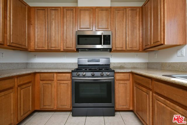 8800 Etiwanda Avenue 7, Northridge (los Angeles), CA 91325