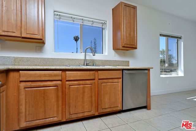 8800 Etiwanda Avenue 7, Northridge (los Angeles), CA 91325