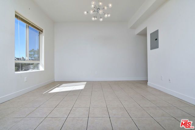 8800 Etiwanda Avenue 7, Northridge (los Angeles), CA 91325