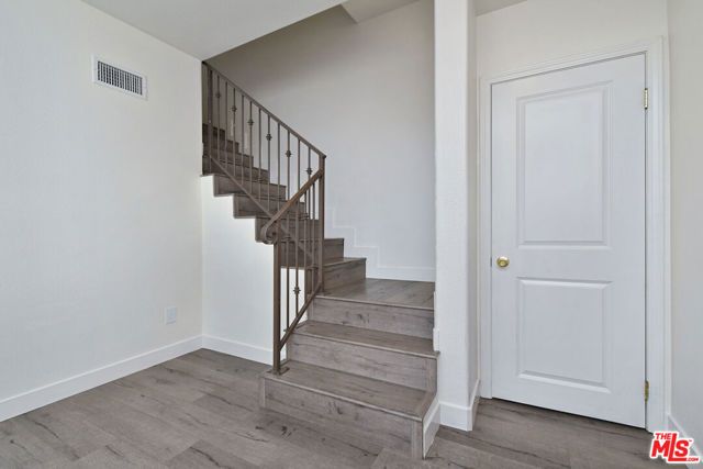 8800 Etiwanda Avenue 7, Northridge (los Angeles), CA 91325