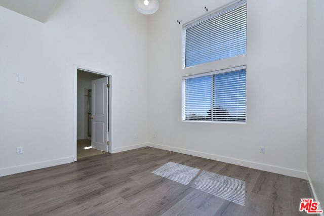 8800 Etiwanda Avenue 7, Northridge (los Angeles), CA 91325