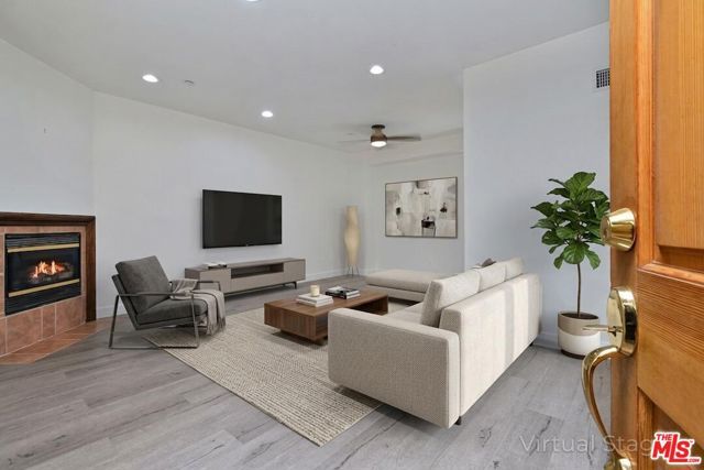 8800 Etiwanda Avenue 7, Northridge (los Angeles), CA 91325