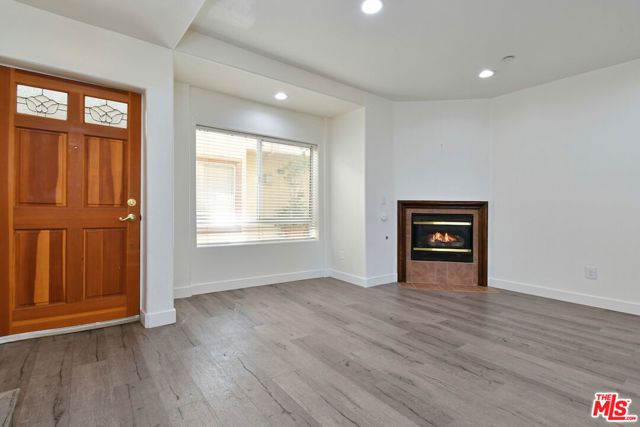 8800 Etiwanda Avenue 7, Northridge (los Angeles), CA 91325