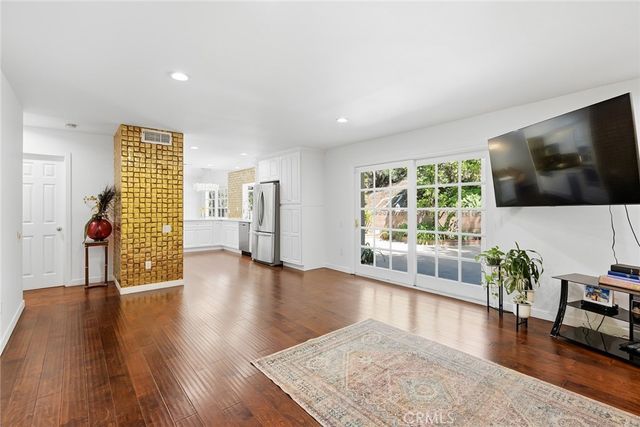 17092 Escalon, Encino, CA 91436