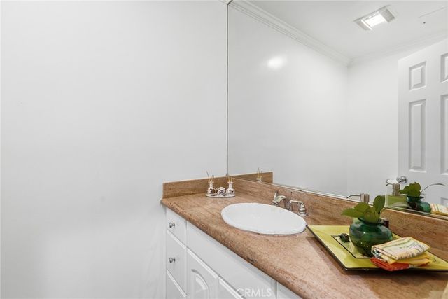 17092 Escalon, Encino, CA 91436