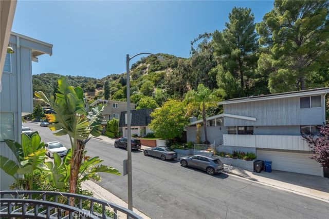 17092 Escalon, Encino, CA 91436