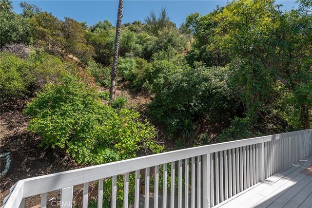 17092 Escalon, Encino, CA 91436