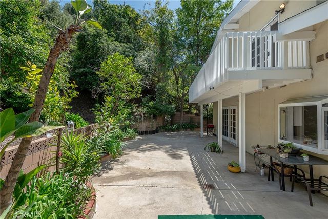 17092 Escalon, Encino, CA 91436