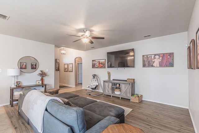 405 Calder Lane, Ponder, TX 76259