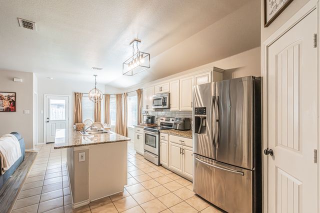 405 Calder Lane, Ponder, TX 76259