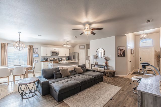 405 Calder Lane, Ponder, TX 76259