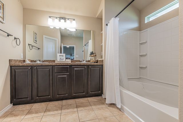 405 Calder Lane, Ponder, TX 76259