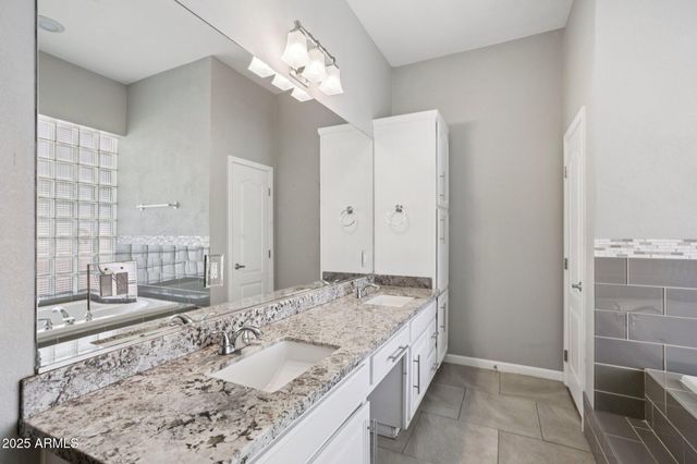 702 W Why Worry Lane, Phoenix, AZ 85021