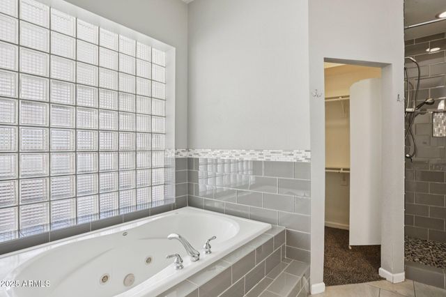 702 W Why Worry Lane, Phoenix, AZ 85021