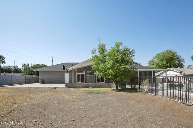 702 W Why Worry Lane, Phoenix, AZ 85021