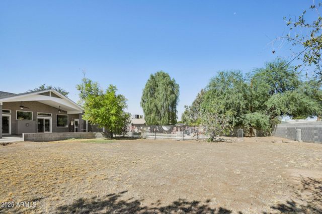 702 W Why Worry Lane, Phoenix, AZ 85021