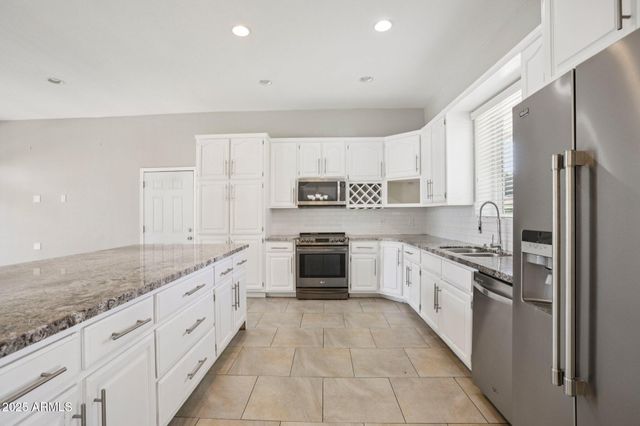 702 W Why Worry Lane, Phoenix, AZ 85021