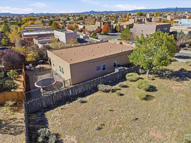4001 Montana Verde, Santa Fe, NM 87507