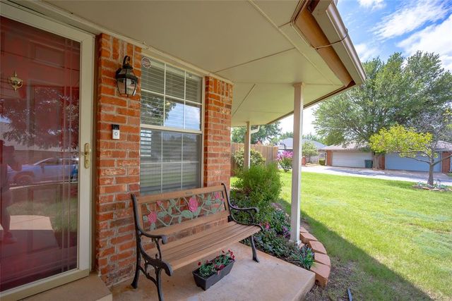 336 Lariat Circle, Edmond, OK 73003