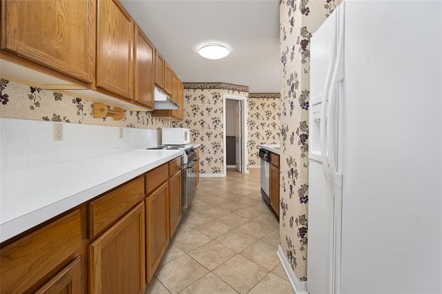 336 Lariat Circle, Edmond, OK 73003