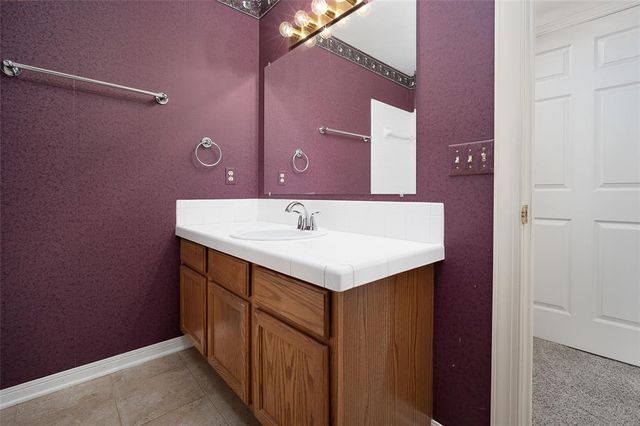 336 Lariat Circle, Edmond, OK 73003
