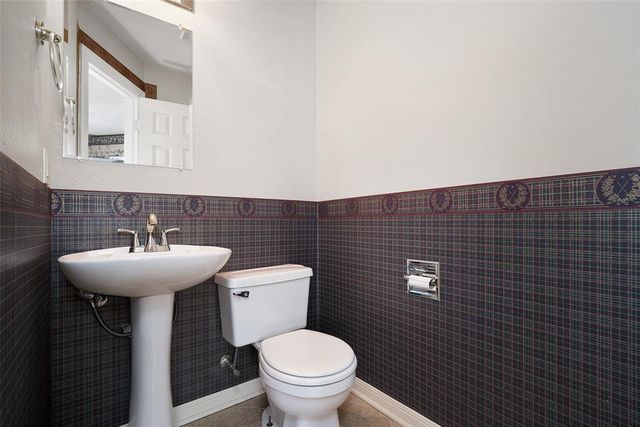 336 Lariat Circle, Edmond, OK 73003