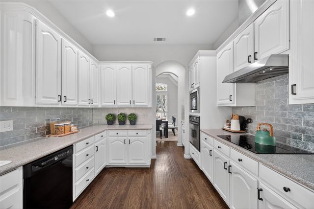 3215 Ricci Lane, Irving, TX 75062