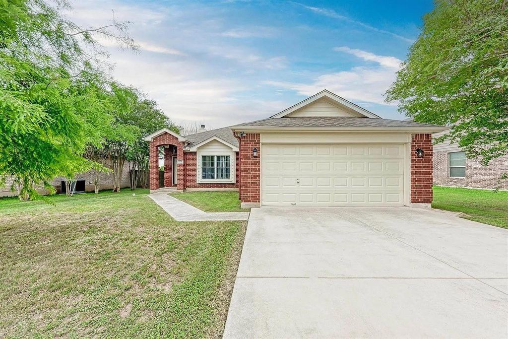 1506 Colton LN, Lockhart, TX 78644
