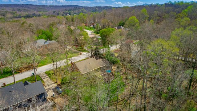 4 Northfield Road, Signal Mountain, TN 37377