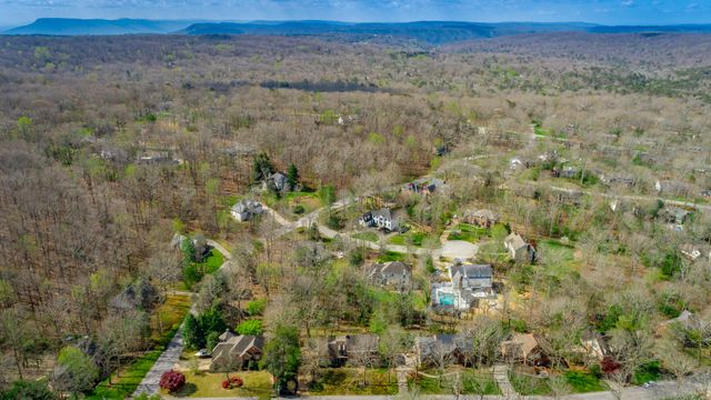 4 Northfield Road, Signal Mountain, TN 37377