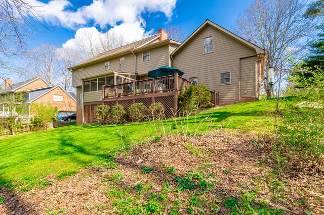 4 Northfield Road, Signal Mountain, TN 37377