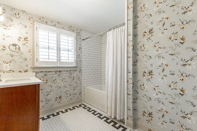 4 Northfield Road, Signal Mountain, TN 37377