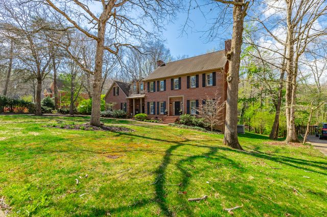 4 Northfield Road, Signal Mountain, TN 37377