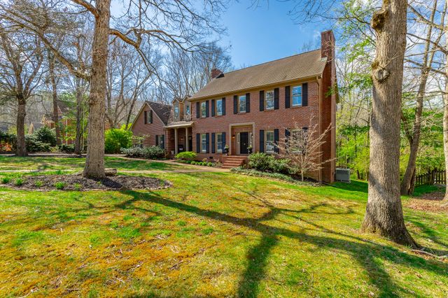 4 Northfield Road, Signal Mountain, TN 37377