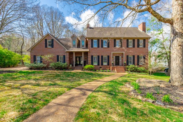 4 Northfield Road, Signal Mountain, TN 37377