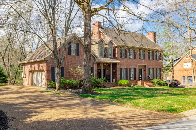 4 Northfield Road, Signal Mountain, TN 37377