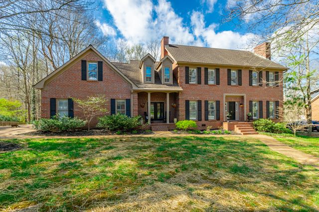 4 Northfield Road, Signal Mountain, TN 37377